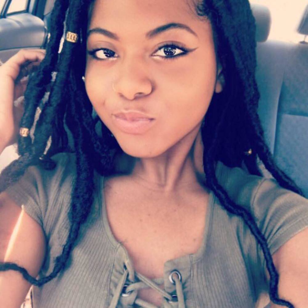 Meet your Posher, Emmanuella